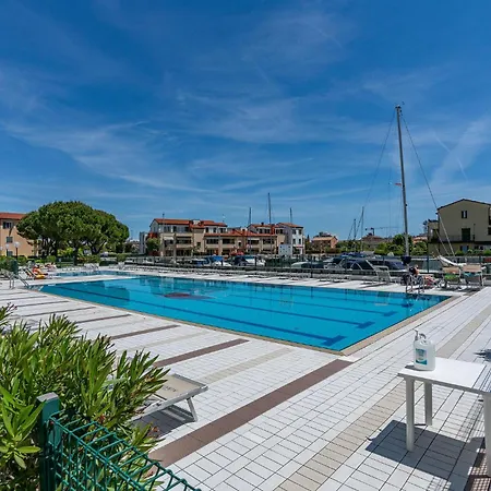 Albatros Apartament *